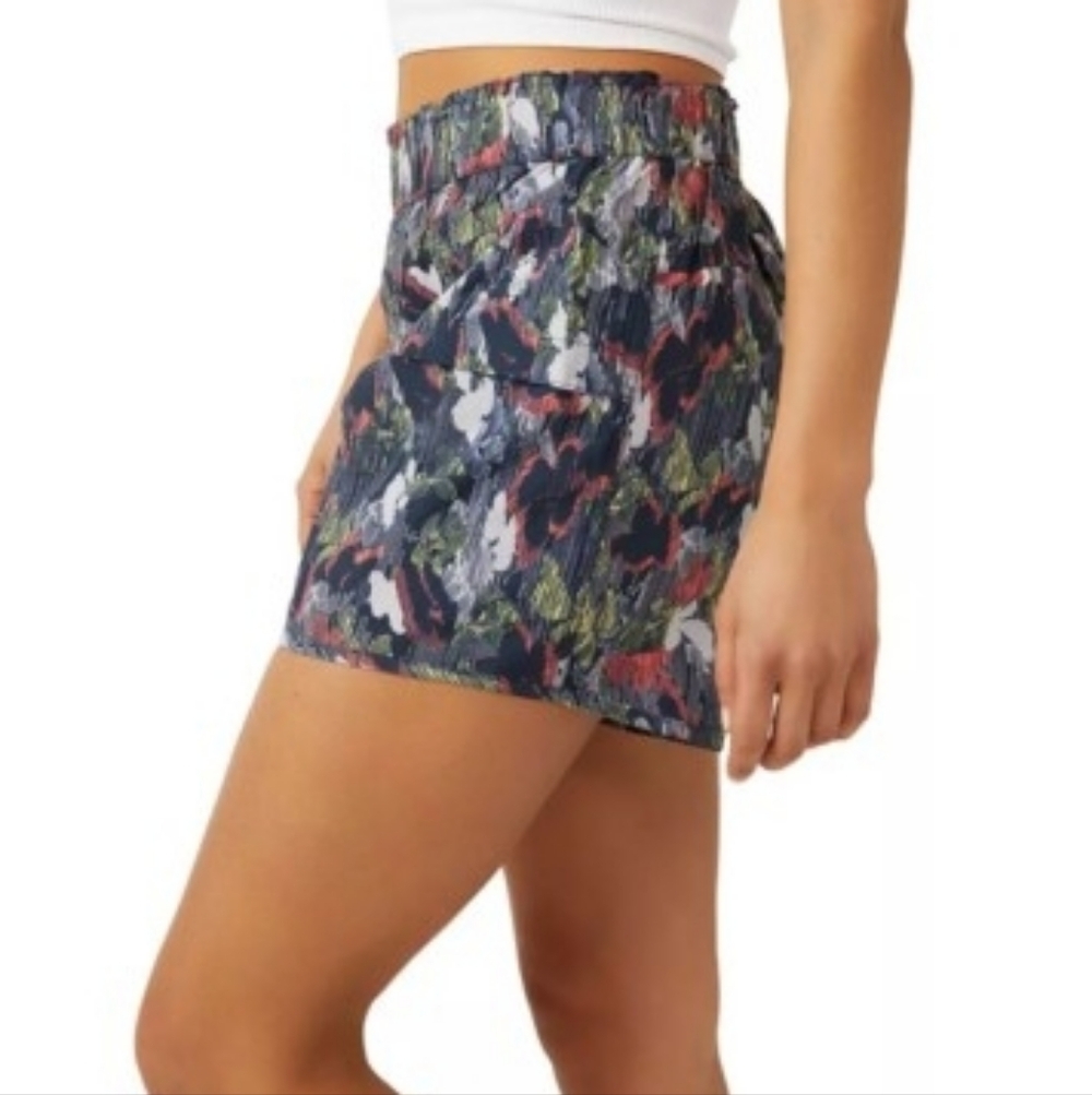 Free People Movement In The Wild Athletic Shorts In L NWT - Picture 2 of 10